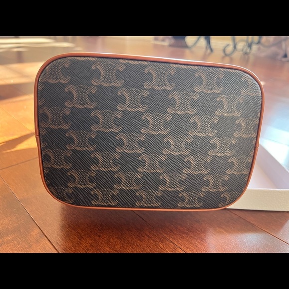 -SOLD- Celine Triomphe bucket bag - Picture 6 of 12